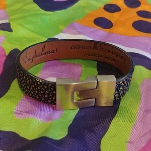 LEIGHELENA GENUINE STINGRAY JIGSAW BRACELET GOLD
